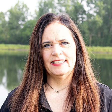 Pam Ridenour Headshot